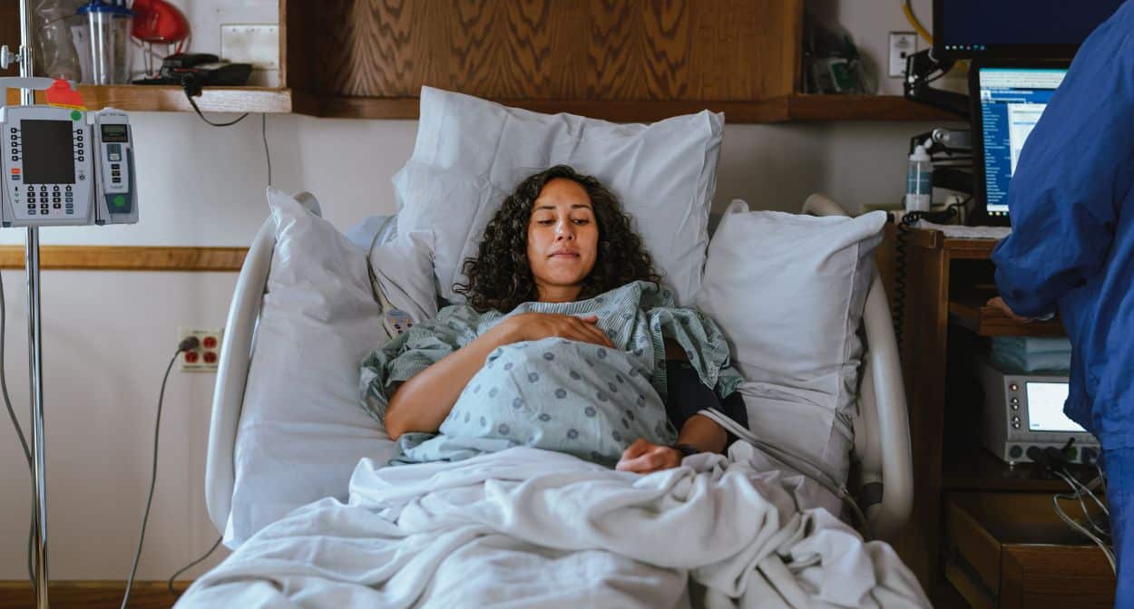 How to Pick the Best Hospital Bed for Home Care